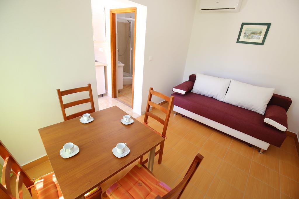 Sukošan Holiday Home Zemljak מראה חיצוני תמונה